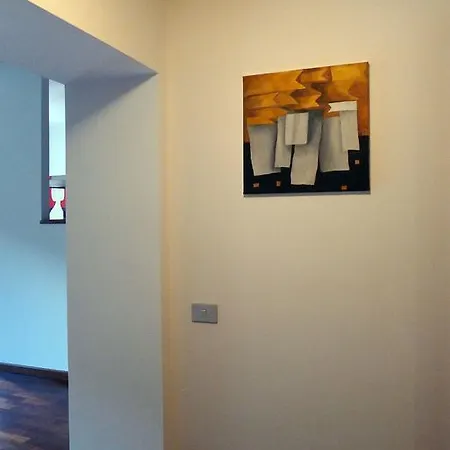 Hk Art Flat *